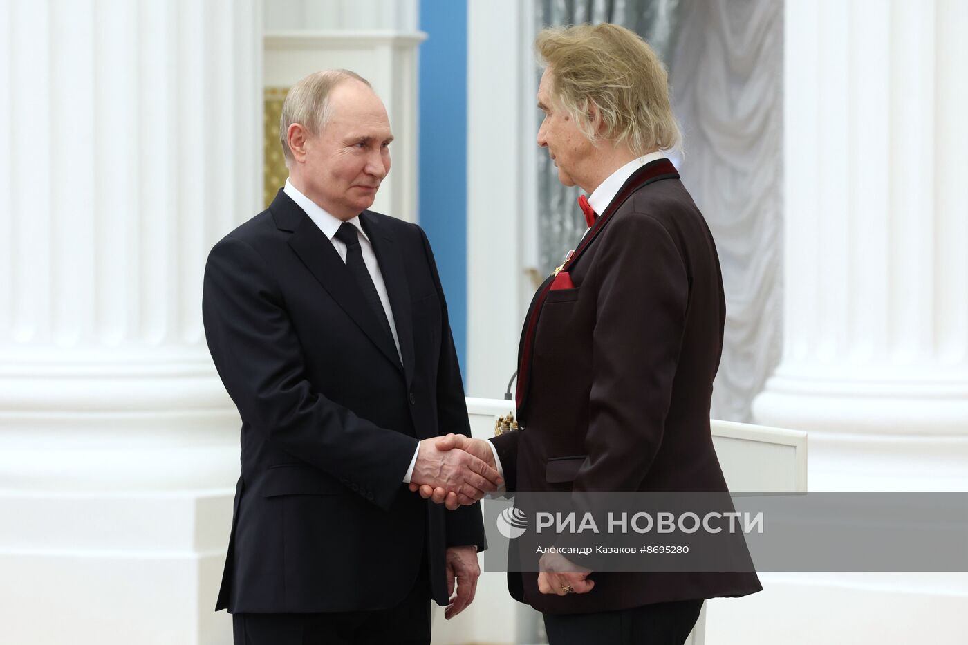 Президент Владимир Путин вручил высшие государственные награды РФ