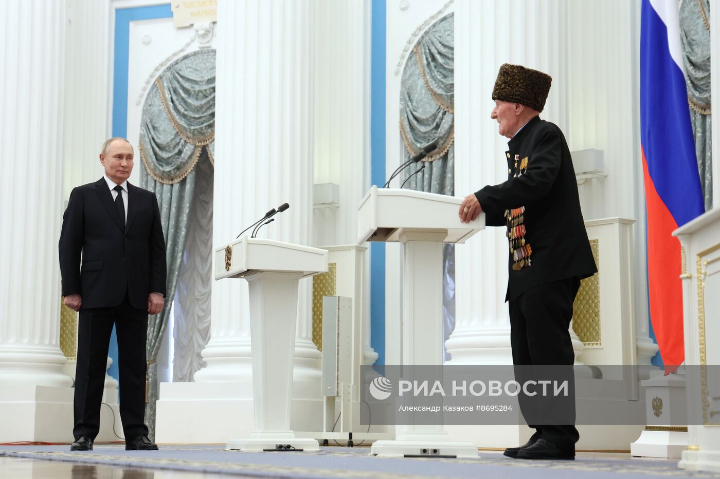 Президент Владимир Путин вручил высшие государственные награды РФ