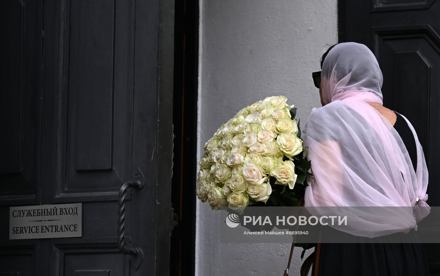 Прощание с заслуженной артисткой РФ А. Заворотнюк 