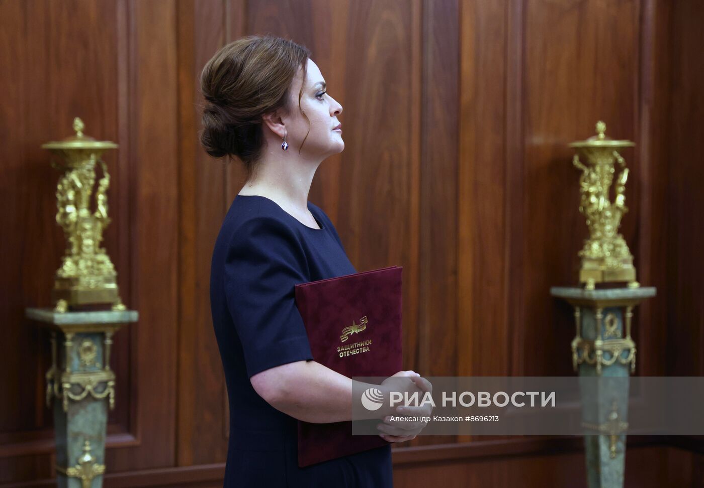 Президент Владимир Путин встретился с руководителем фонда "Защитники Отечества" Анной Цивилевой