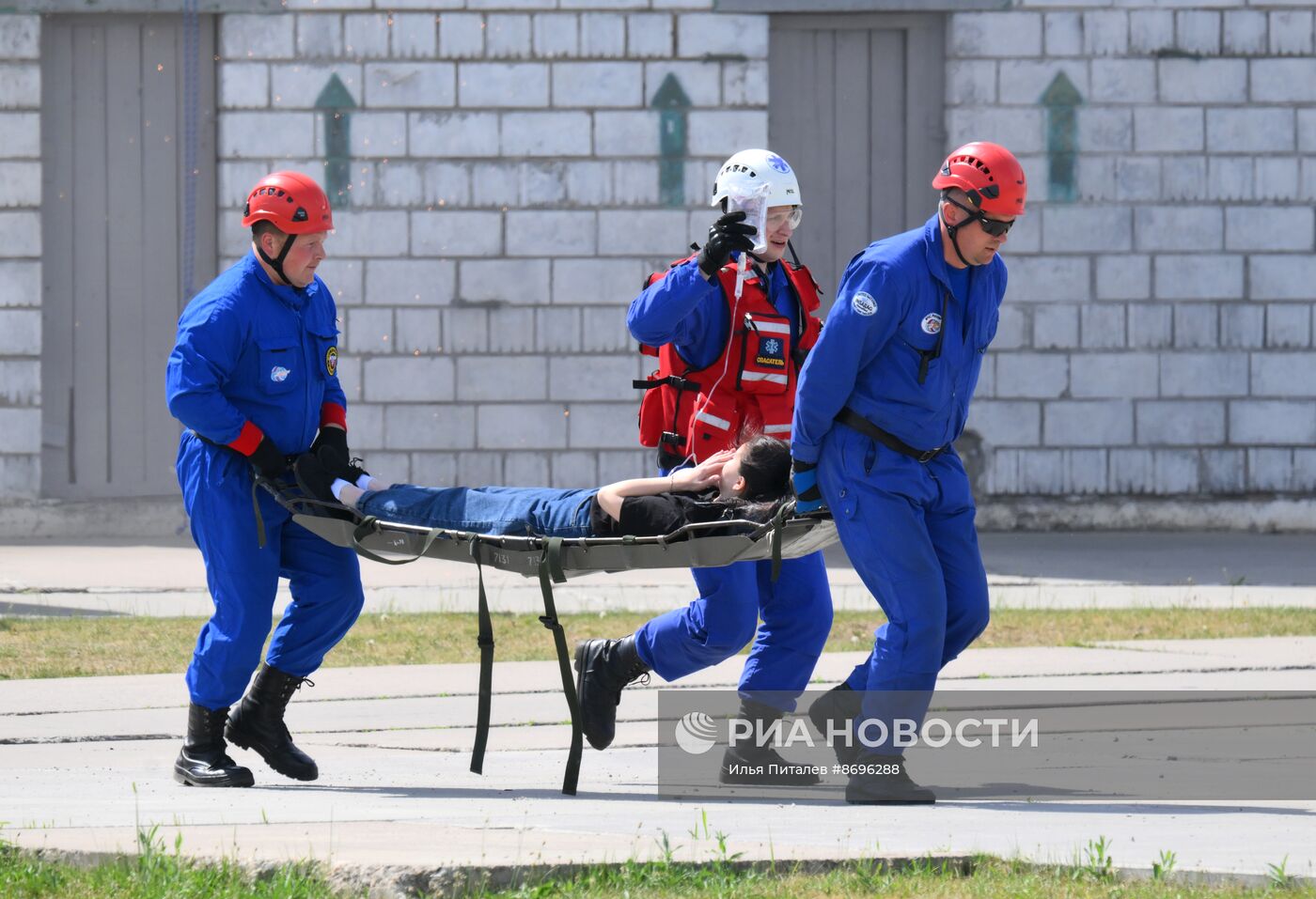 Учения МЧС России на территории Ногинского спасательного центра