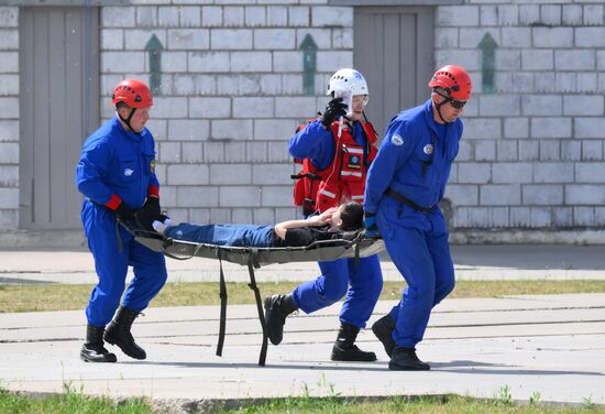 Учения МЧС России на территории Ногинского спасательного центра