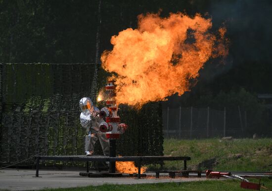 Учения МЧС России на территории Ногинского спасательного центра