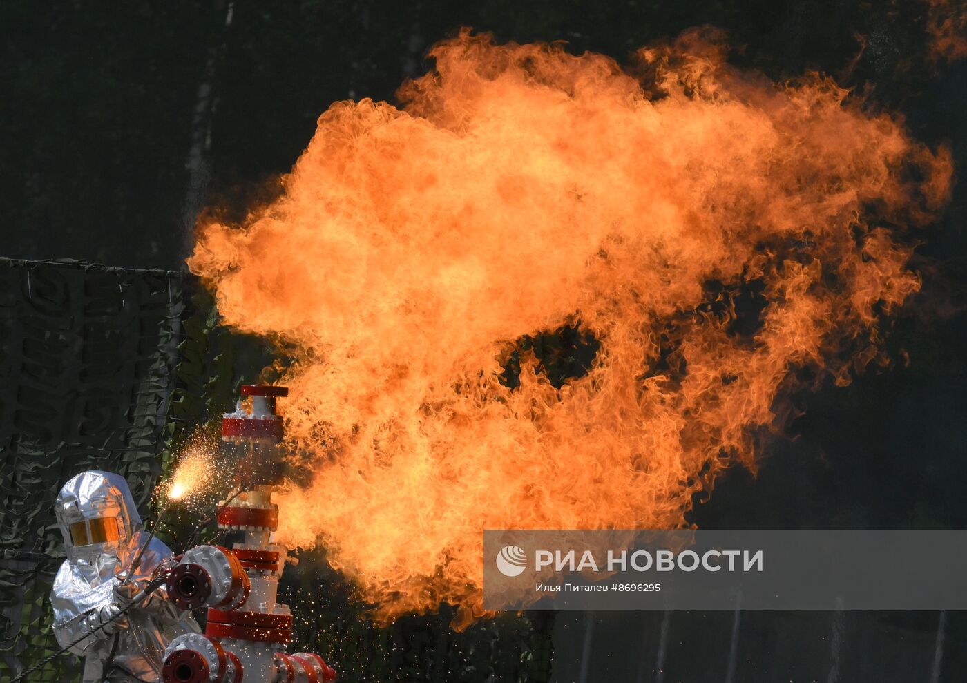 Учения МЧС России на территории Ногинского спасательного центра
