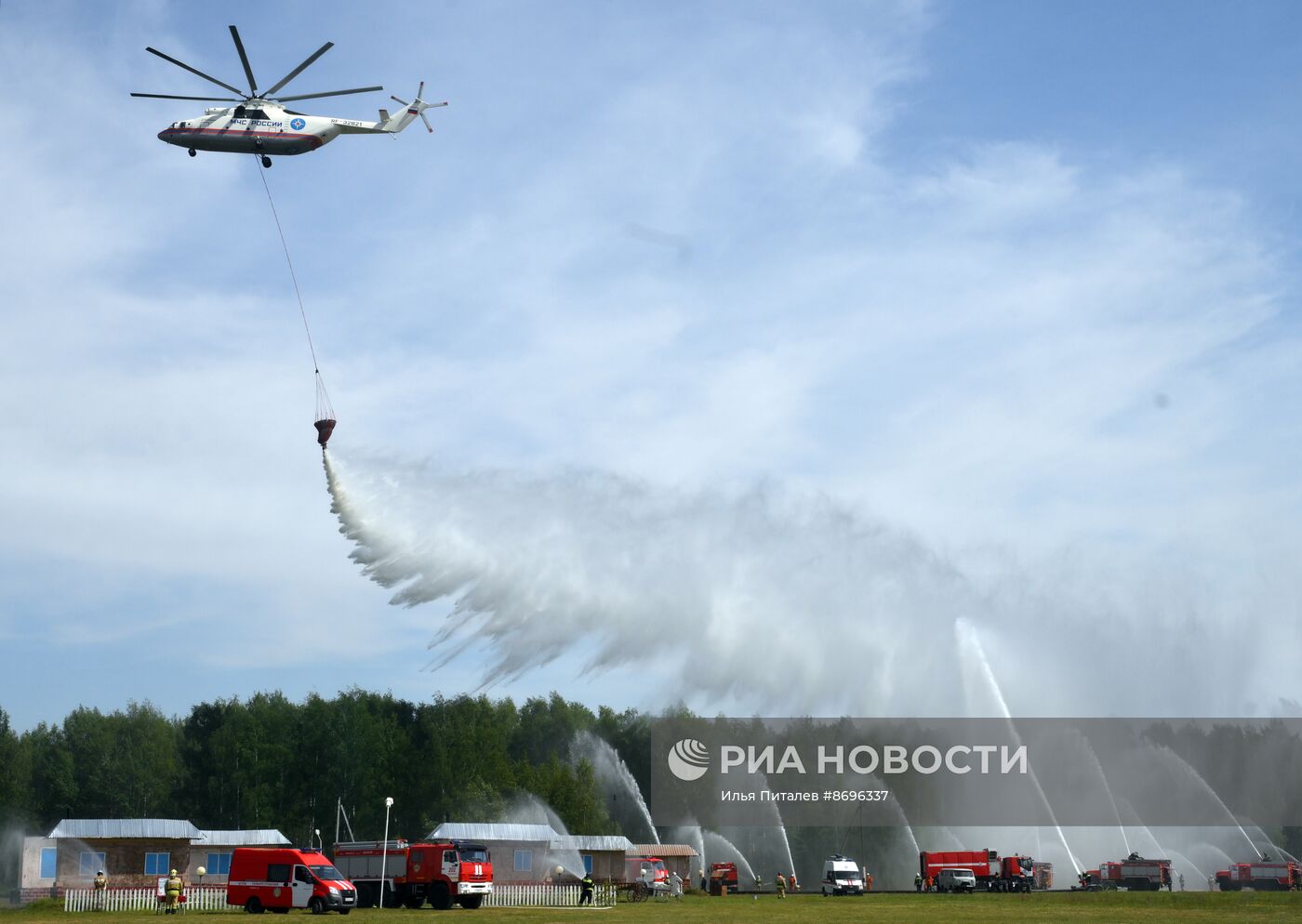 Учения МЧС России на территории Ногинского спасательного центра