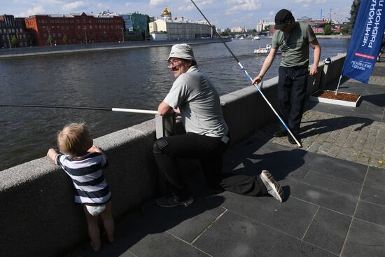 Чемпионат по рыбалке в рамках фестиваля "Москва - на волне. Рыбная неделя"