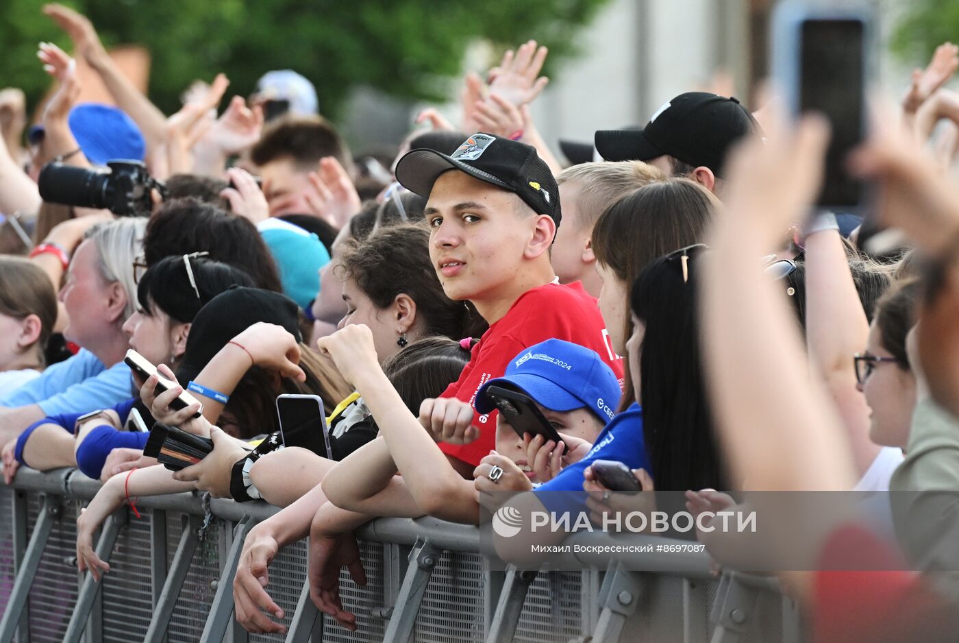 Выставка "Россия". Церемония закрытия Международного фестиваля детства и юности "Фестиваль Движения Первых"