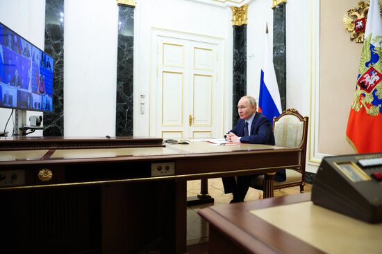 Президент Владимир Путин провел совещание Совбеза РФ