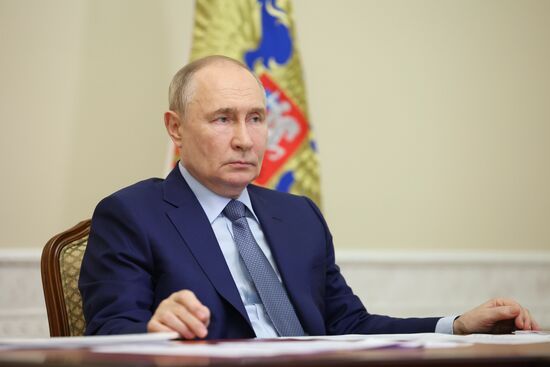Президент Владимир Путин провел совещание с членами правительства