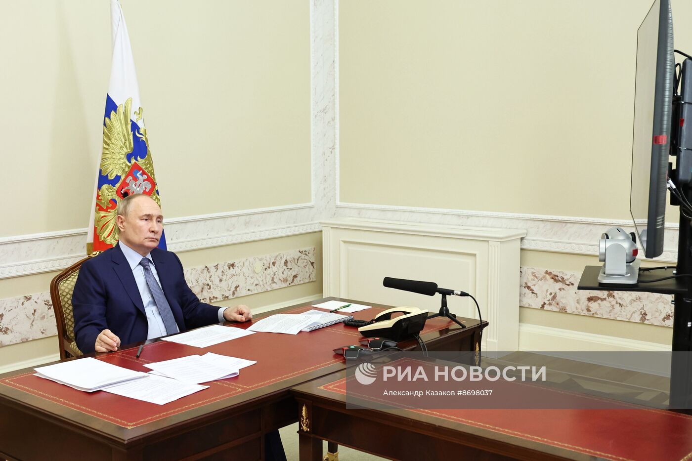 Президент Владимир Путин провел совещание с членами правительства