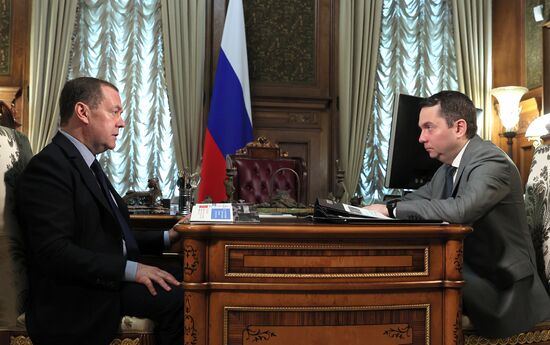 Рабочая встреча зампреда Совбеза Дмитрия Медведева с губернатором Мурманской области А. Чибисом