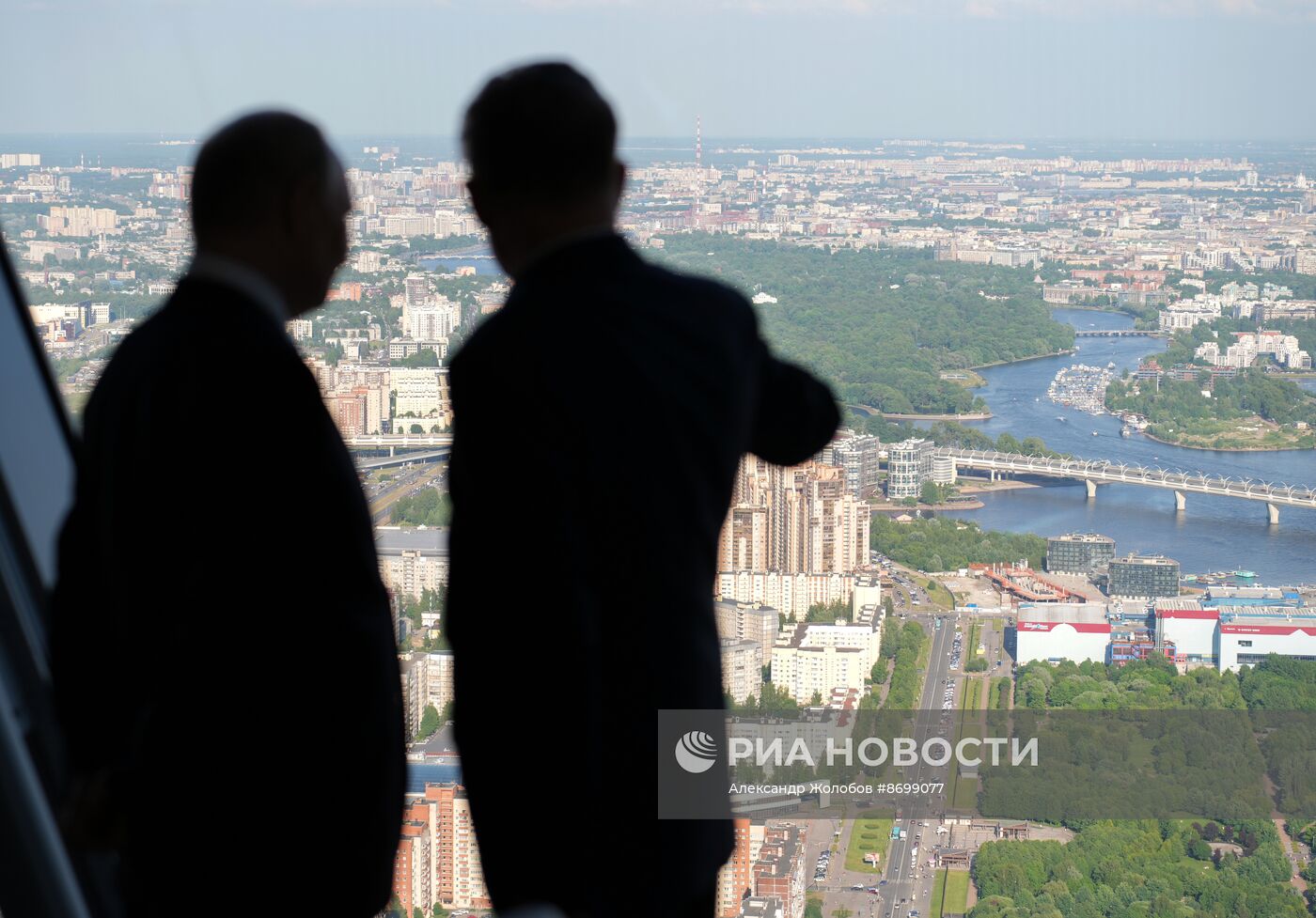 Рабочая поездка президента Владимира Путина в Санкт-Петербург