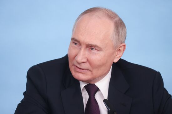 Рабочая поездка президента Владимира Путина в Санкт-Петербург