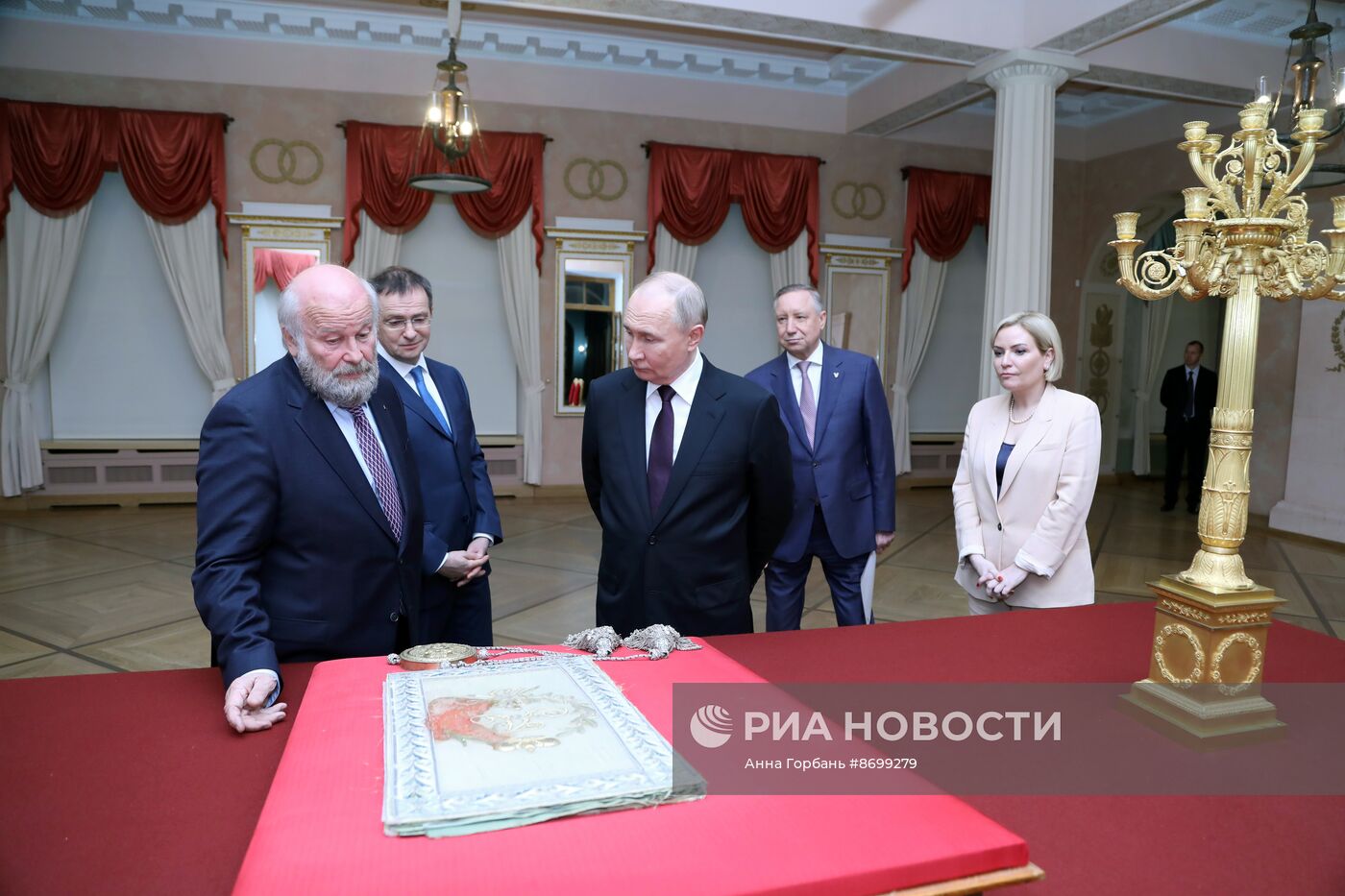 Рабочая поездка президента Владимира Путина в Санкт-Петербург