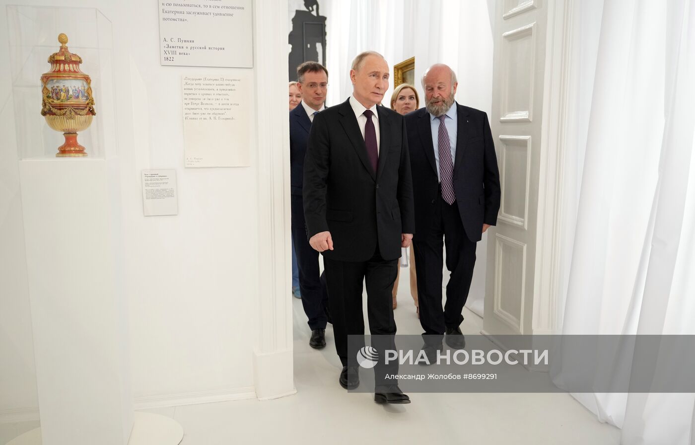Рабочая поездка президента Владимира Путина в Санкт-Петербург
