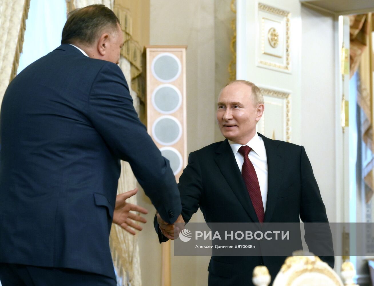 Президент Владимир Путин провел встречу с президентом Республики Сербская Милорадом Додиком