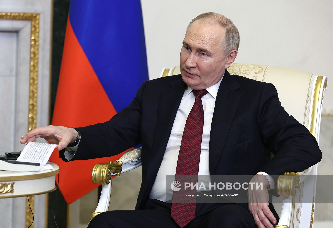 Президент Владимир Путин провел переговоры с президентом Республики Зимбабве Эммерсоном Мнангагвой