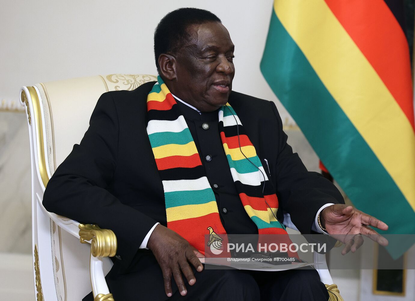 Президент Владимир Путин провел переговоры с президентом Республики Зимбабве Эммерсоном Мнангагвой