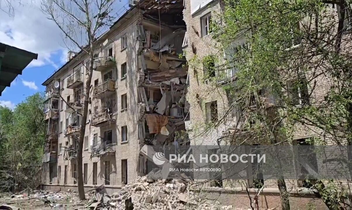 Последствия обстрела Луганска со стороны ВСУ