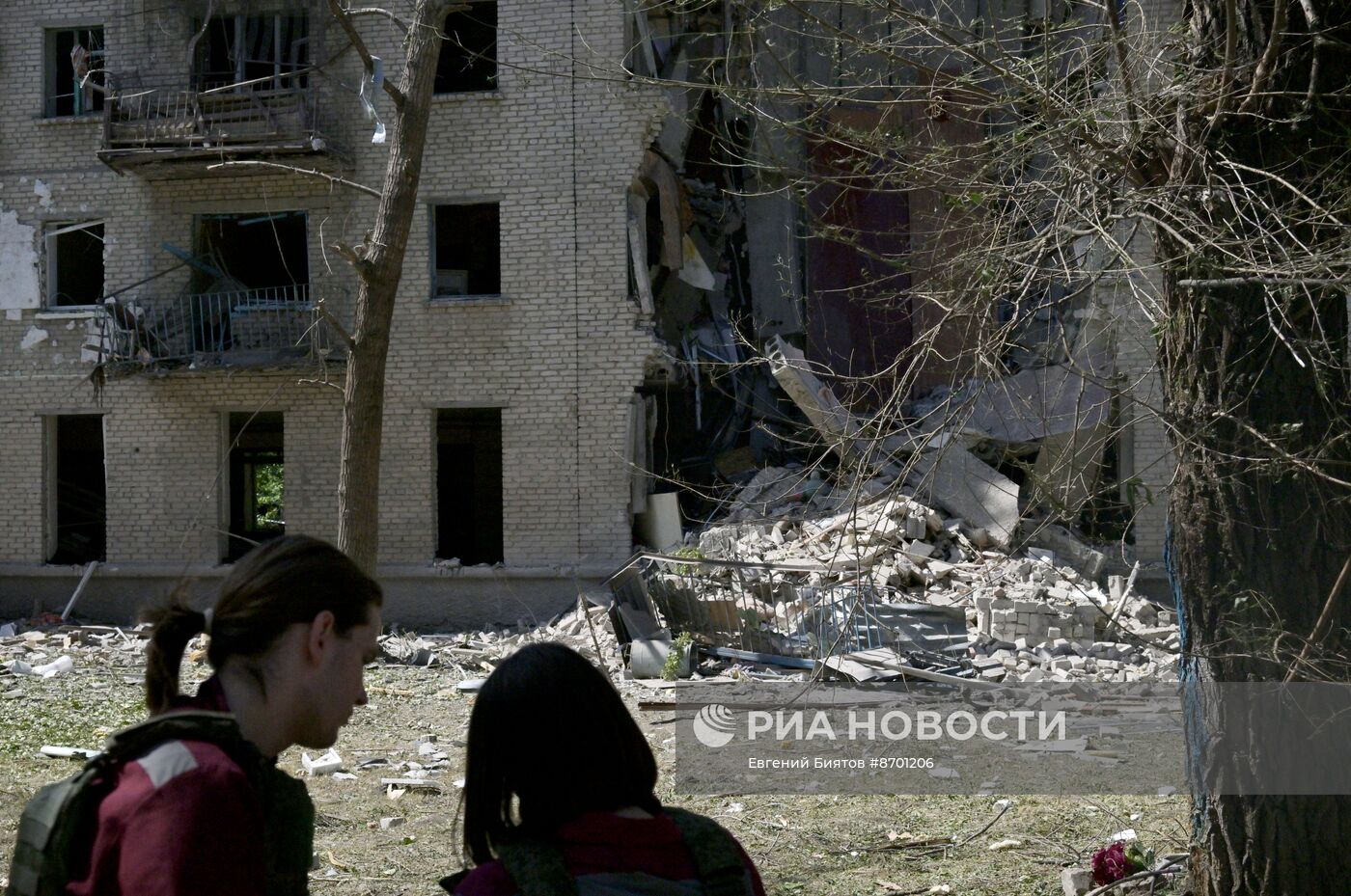 Последствия обстрела Луганска со стороны ВСУ