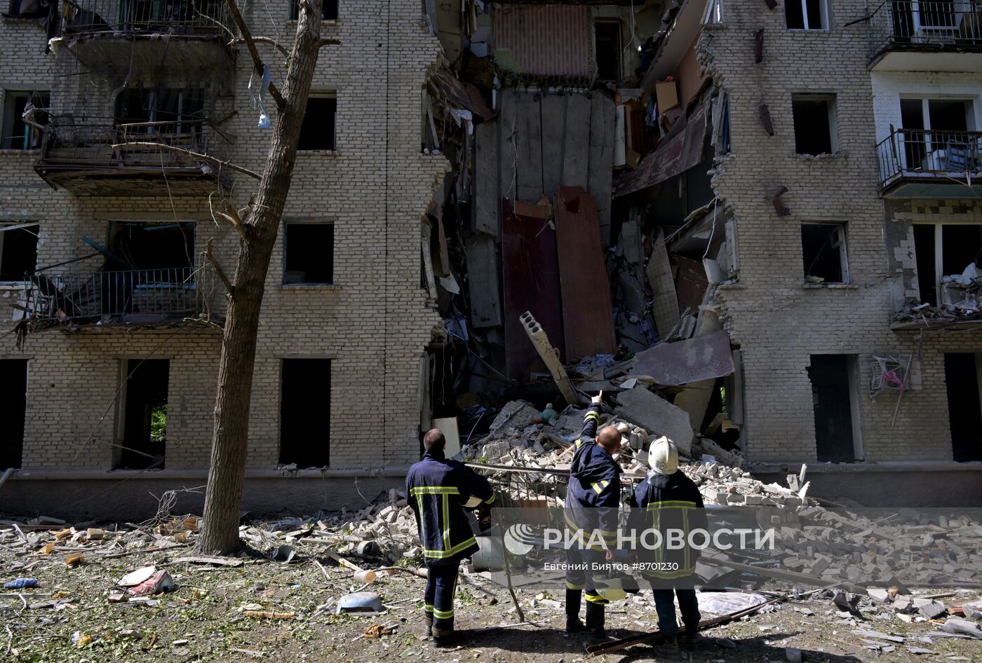 Последствия обстрела Луганска со стороны ВСУ