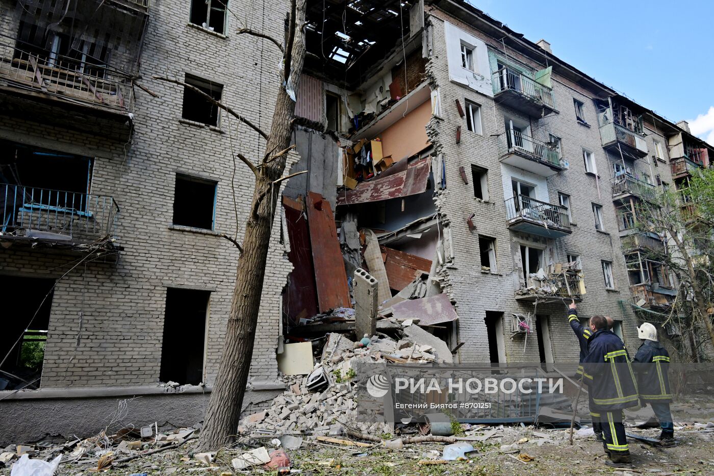 Последствия обстрела Луганска со стороны ВСУ