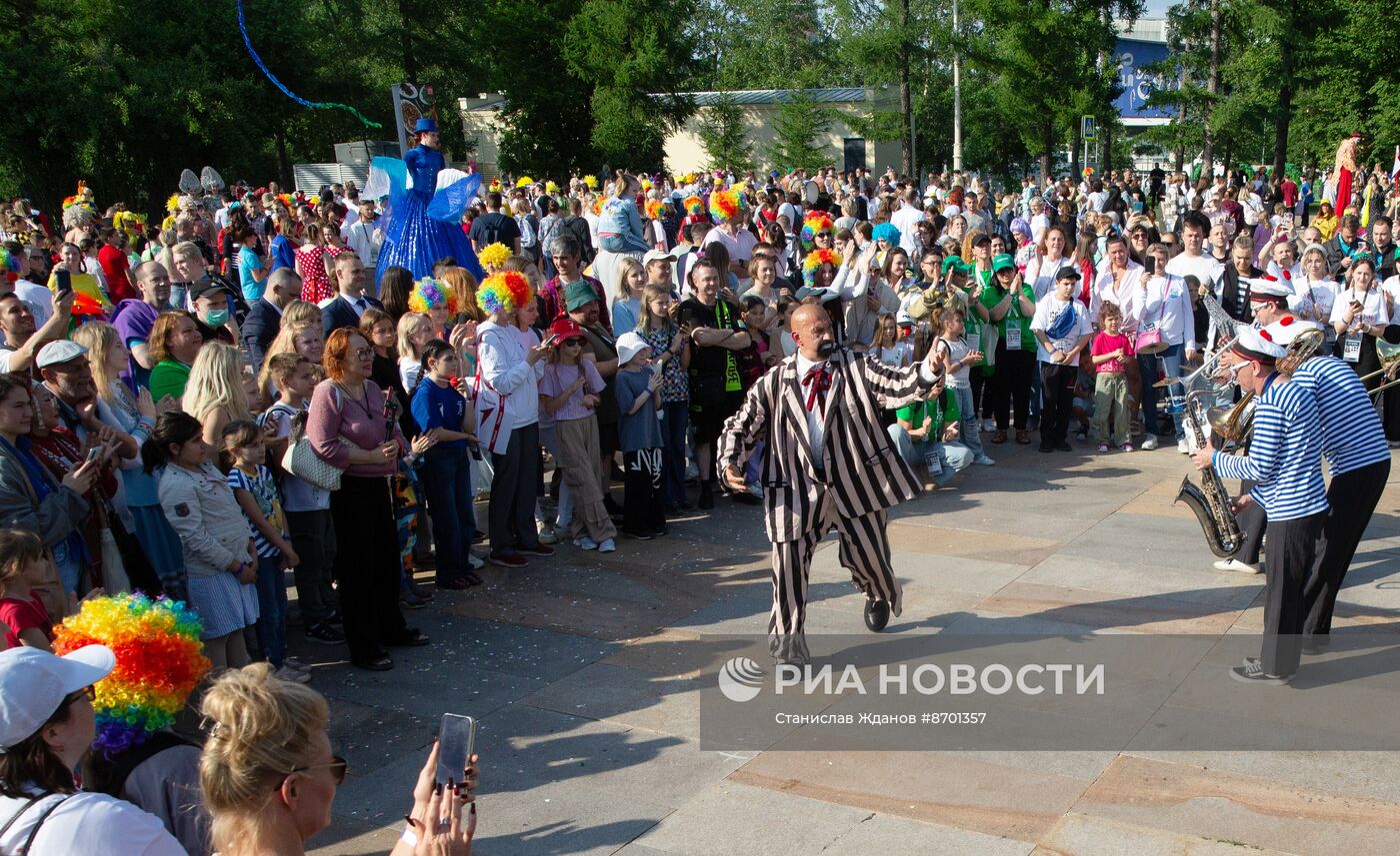 Выставка "Россия". Цирковое шествие