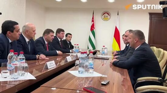Президент Алан Гаглоев принял делегацию из Абахазии