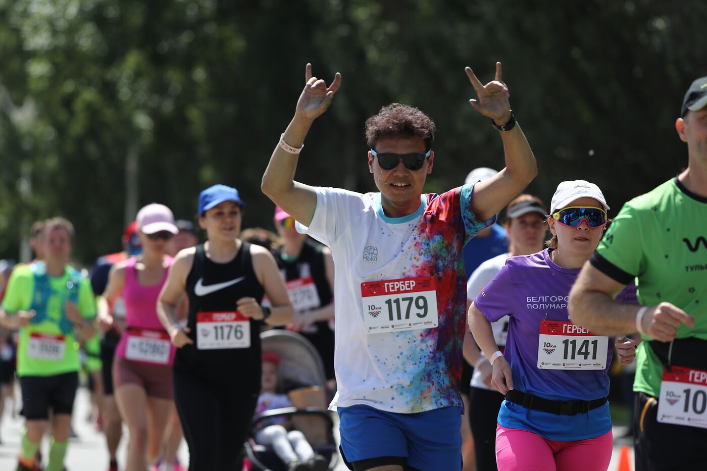 Выставка "Россия". Первый национальный спортивный забег в рамках национального праздника "Гербер"