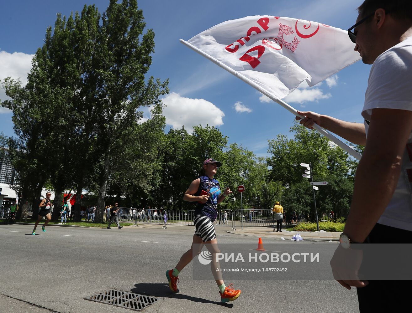 Выставка "Россия". Первый национальный спортивный забег в рамках национального праздника "Гербер"