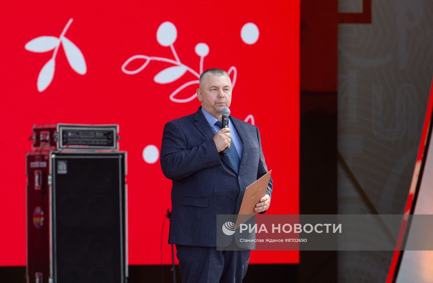 Выставка "Россия". Национальный праздник "Гербер"