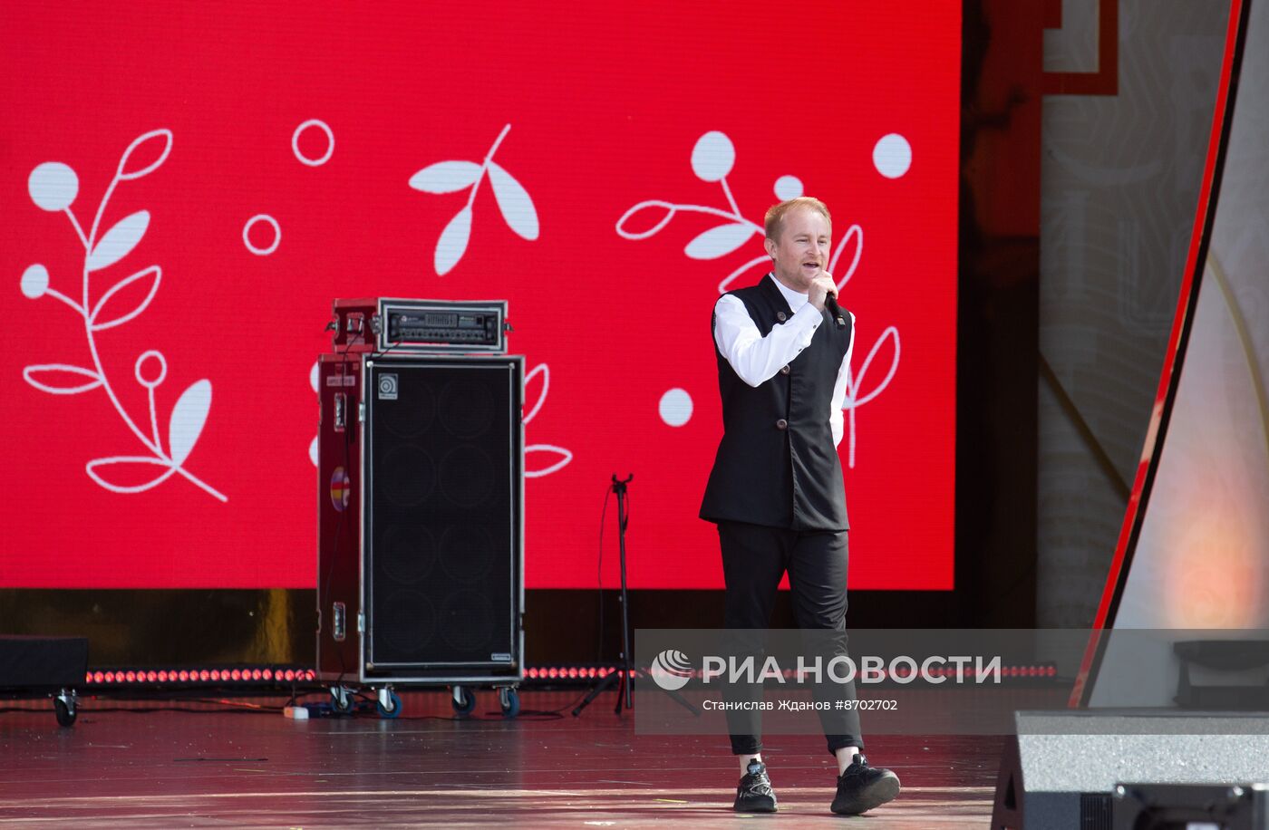 Выставка "Россия". Национальный праздник "Гербер"