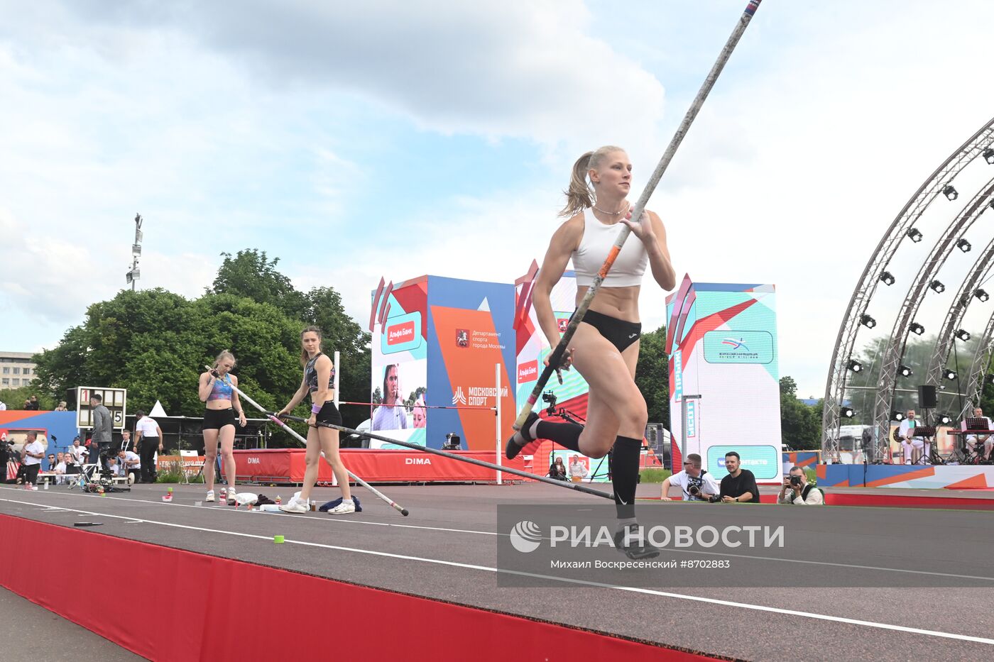 Неделя легкой атлетики. Прыжки у Парка Горького