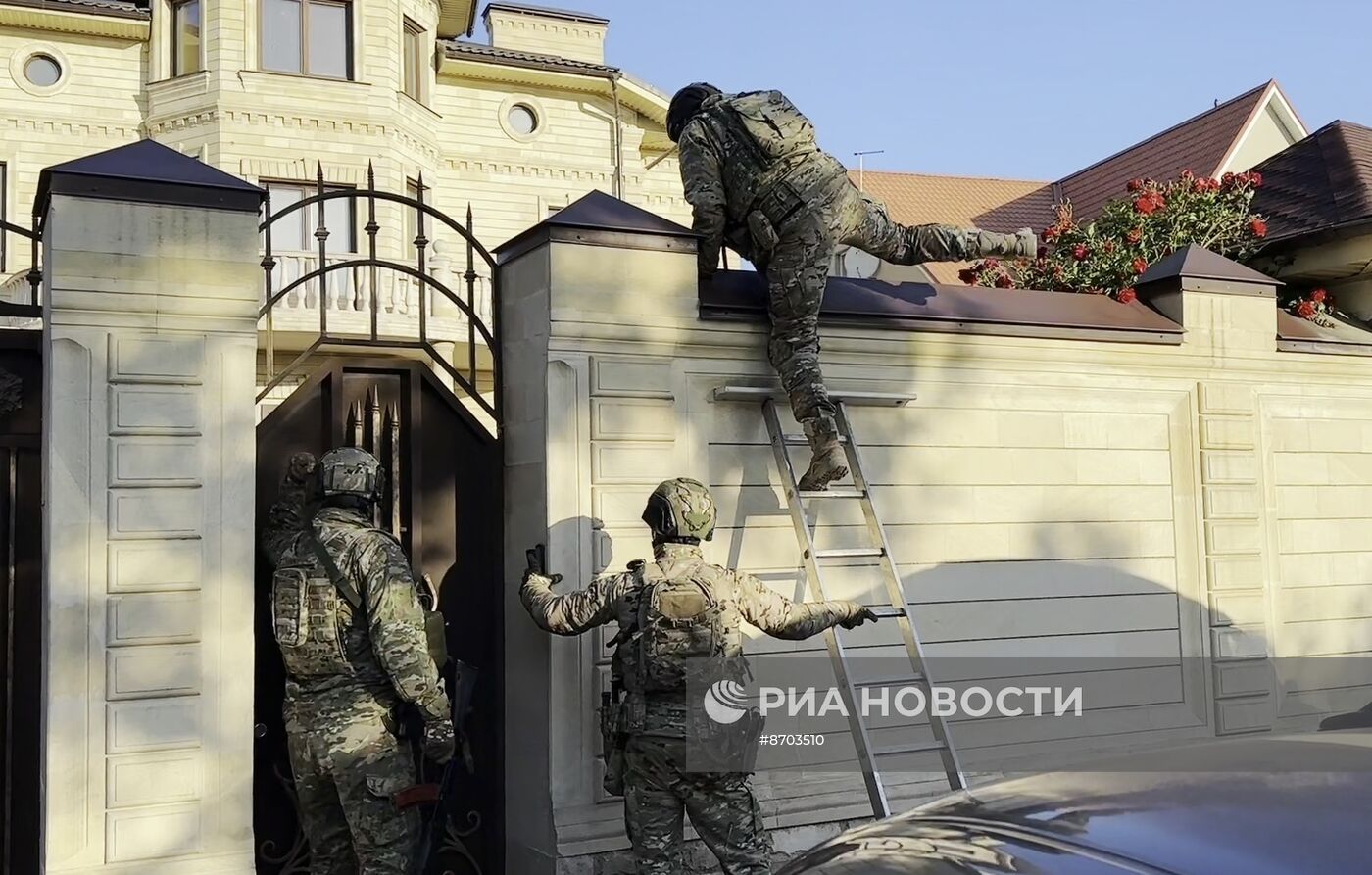 В КЧР задержали банду чиновников за хищение бюджетных средств в особо крупном размере