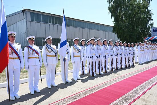 Спуск на воду малого ракетного корабля "Ставрополь"