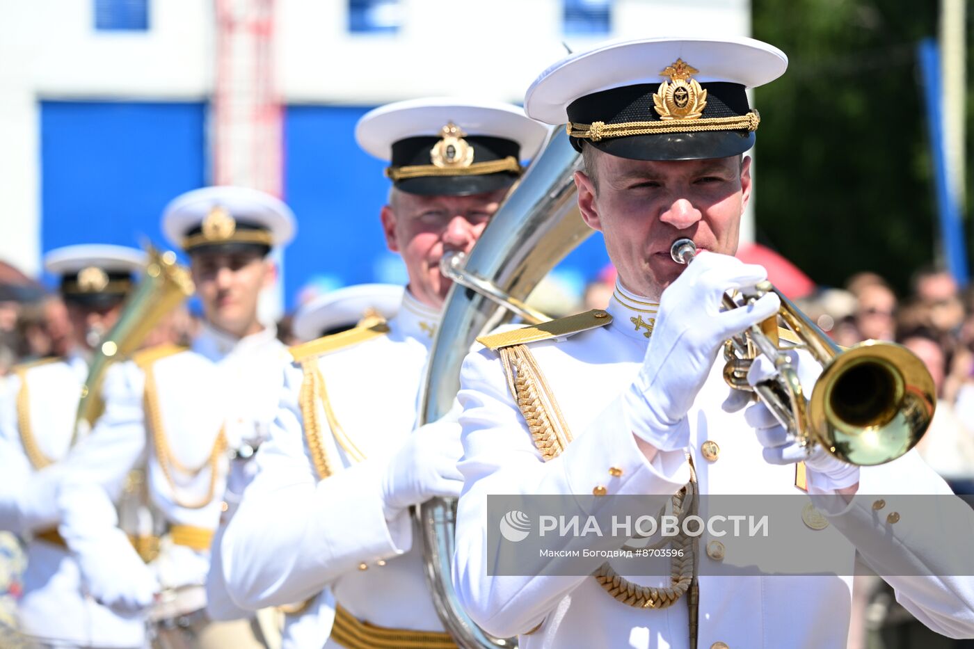 Спуск на воду малого ракетного корабля "Ставрополь"