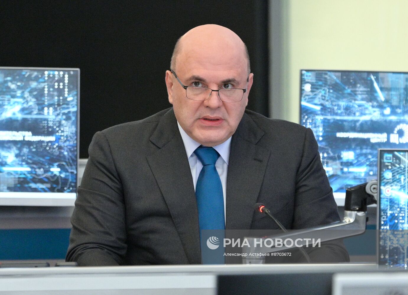 Премьер-министр Михаил Мишустин провел стратегические сессии по национальным проектам "Средства производства и автоматизации" и "Инфраструктура для жизни"
