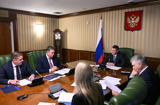 Дмитрий Патрушев провел заседание по вопросу поддержки строительства рыбопромыслового флота