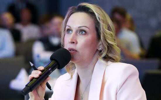 Международная выставка-форум "Россия"
Финал научно-просветительского проекта "Ледокол знаний", павильон №19 "АТОМ"
Татьяна Терентьева, заместитель генерального директора по персоналу, государственная корпорация по атомной энергии "Росатом"
Место: Россия, Москва. Автор: Анатолий Медведь/РИА Новости. Финал научно-просветительского проекта "Ледокол знаний"