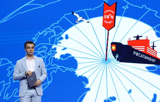 Международная выставка-форум "Россия"
Финал научно-просветительского проекта "Ледокол знаний", павильон №19 "АТОМ"
Место: Россия, Москва. Автор: Анатолий Медведь/РИА Новости. Финал научно-просветительского проекта "Ледокол знаний"