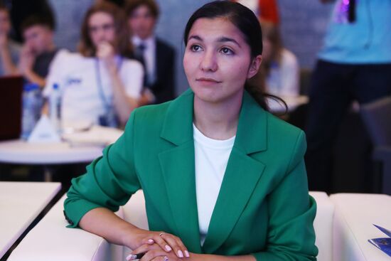 Международная выставка-форум "Россия"
Финал научно-просветительского проекта "Ледокол знаний", павильон №19 "АТОМ"
Ирина Карих, заместитель генерального директора по развитию, Российское общество "Знание" Место: Россия, Москва. Автор: Анатолий Медведь/РИА Новости. Финал научно-просветительского проекта "Ледокол знаний"