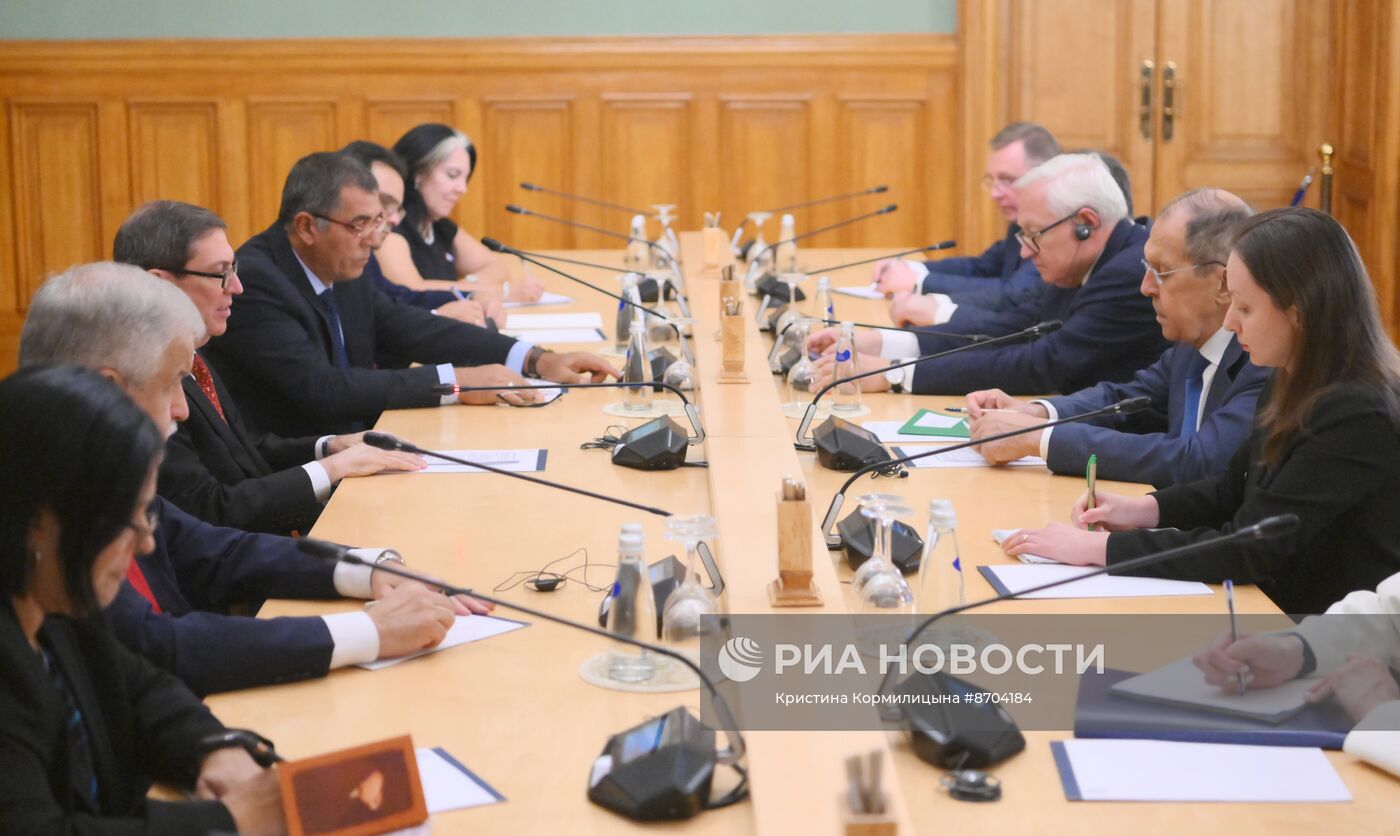 Встреча глав МИД РФ и Кубы С. Лаврова и Б. Р. Паррилья