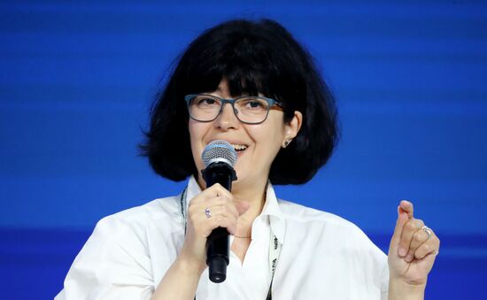 Международная выставка-форум "Россия"
Пленарная сессия "Международный туризм. Россия и мир", павильон №75
Майя Ломидзе, исполнительный директор Ассоциации туроператоров России Место: Россия, Москва. Автор: Анатолий Медведь/РИА Новости. Выставка "Россия". Пленарная сессия "Международный туризм. Россия и мир"