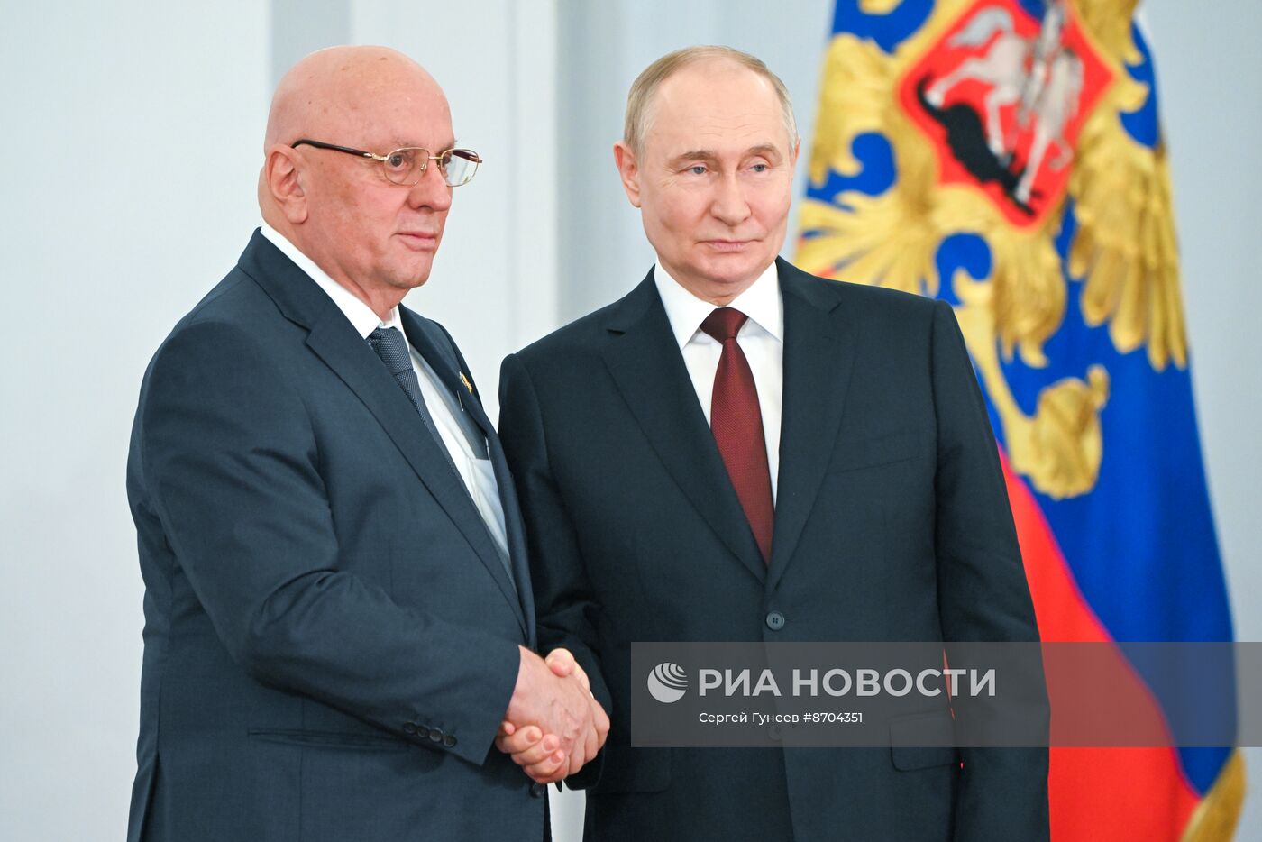 Президент Владимир Путин вручил госнаграды лауреатам государственных премий и Героям труда