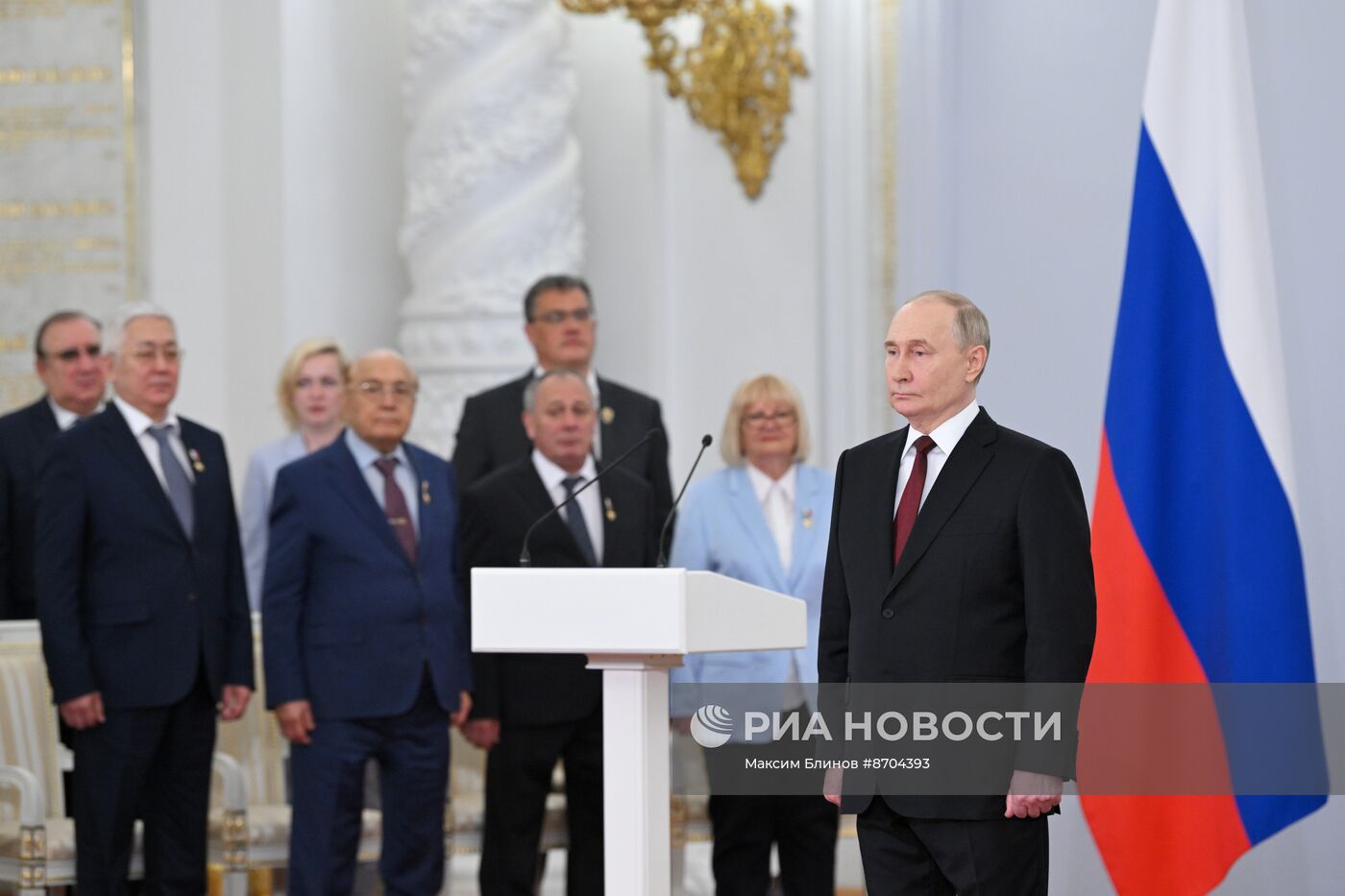 Президент Владимир Путин вручил госнаграды лауреатам государственных премий и Героям труда