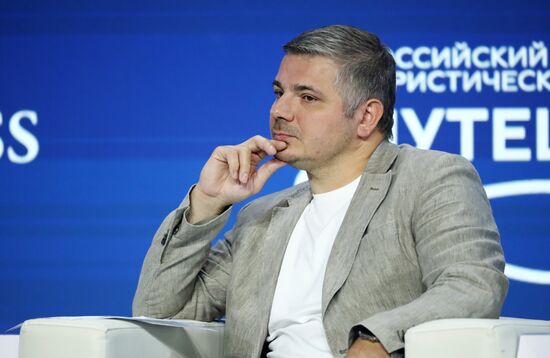 Международная выставка-форум "Россия"
Пленарная сессия "Международный туризм. Россия и мир", павильон №75
Вадим Мельников, генеральный директор, "МТС Travel" Место: Россия, Москва. Автор: Анатолий Медведь/РИА Новости. Выставка "Россия". Пленарная сессия "Международный туризм. Россия и мир"