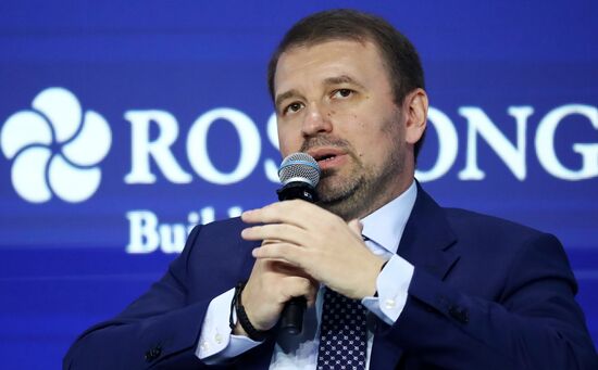 Международная выставка-форум "Россия"
Пленарная сессия "Международный туризм. Россия и мир", павильон №75
Александр Биба, президент общества с ограниченной ответственностью "Космос Отель Групп" Место: Россия, Москва. Автор: Анатолий Медведь/РИА Новости. Выставка "Россия". Пленарная сессия "Международный туризм. Россия и мир"