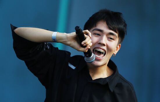 Международная выставка-форум "Россия"
Концерт "Блогеры России", главная уличная сцена
Аслан Шукаша Место: Россия, Москва. Автор: Анатолий Медведь/РИА Новости. Выставка "Россия". Концерт "Блогеры России"