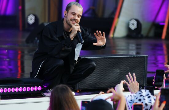 Международная выставка-форум "Россия"
Концерт "Блогеры России", главная уличная сцена
Герман Гласс Место: Россия, Москва. Автор: Анатолий Медведь/РИА Новости. Выставка "Россия". Концерт "Блогеры России"