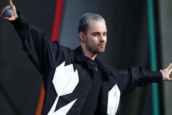 Международная выставка-форум "Россия"
Концерт "Блогеры России", главная уличная сцена
Герман Гласс Место: Россия, Москва. Автор: Анатолий Медведь/РИА Новости. Выставка "Россия". Концерт "Блогеры России"